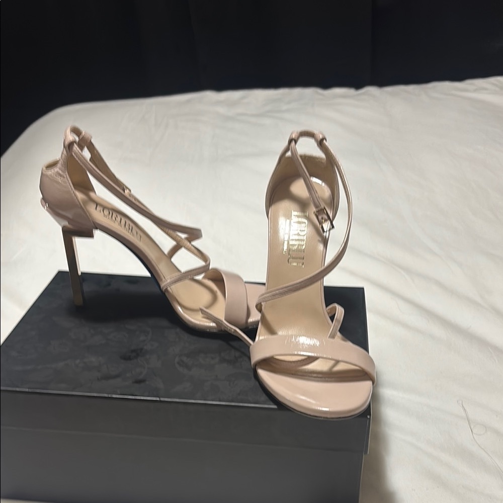 Crème Strappy Heels Loriblu  MADE IN ITALY “new”